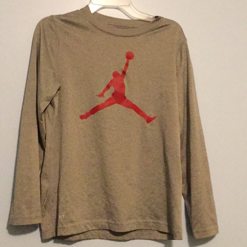 I am selling a Jordan shirt that is dri fit